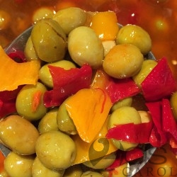 Olives Cassées Pimentées TUNISIENNE